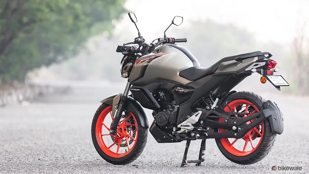 Fz Rave Model Yamaha FZ Rave Left Rear Three Quarter Image – BikeWale