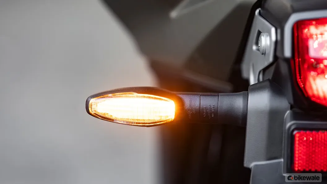 Yamaha FZ Rave Rear Turn Indicators Image – BikeWale