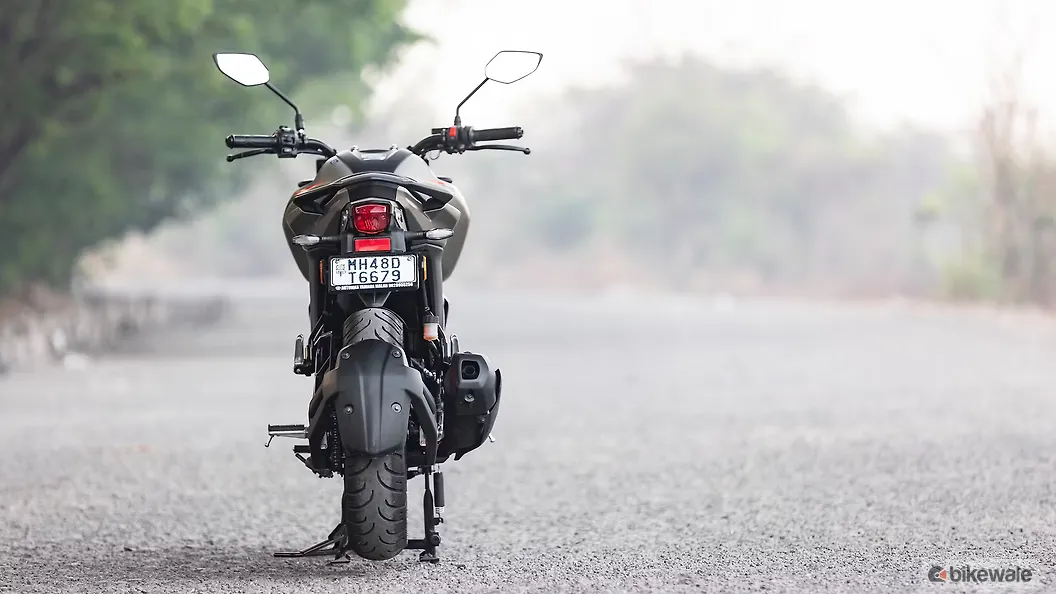 Yamaha FZ Rave Right Rear Three Quarter Image – BikeWale