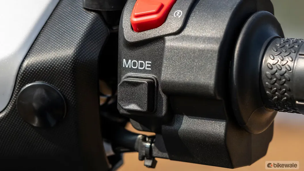 Yamaha Aerox E Riding Modes Switch Image – BikeWale