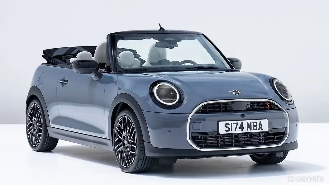 मिनी कूपर S कन्वर्टिबल ठीक सामने तीन चौथाई