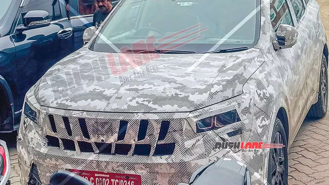 XUV 7XO Right Rear Three Quarter इमेज, XUV 7XO भारत में फ़ोटोज़ - कारवाले