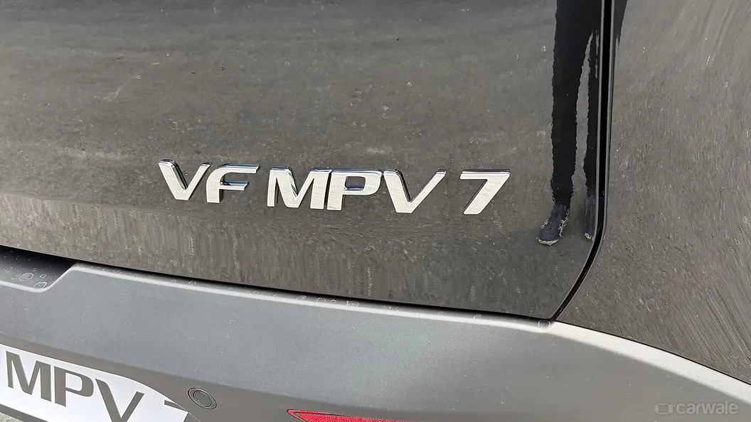 VF MPV 7 Rear Row Air Vent Image, VF MPV 7 Photos in India - CarWale