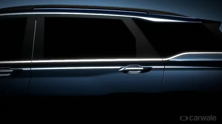 एमजी हेक्टर राइट साइड का दृश्य