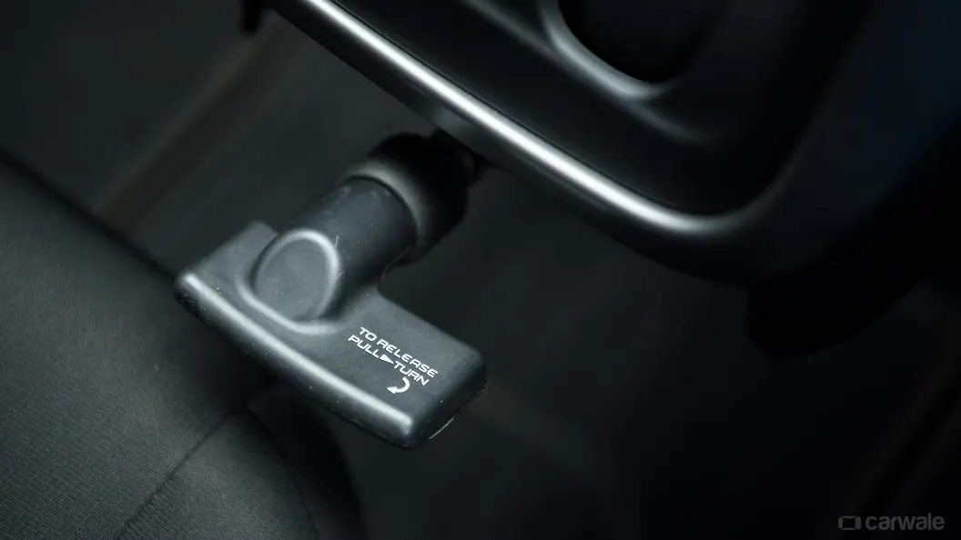 KUV100 NXT Parking Brake/Emergency Brake Image, KUV100 NXT Photos in India CarWale