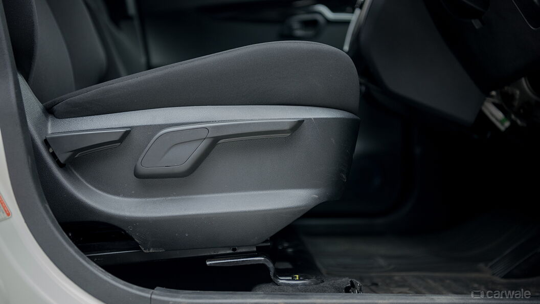 Mahindra KUV100 NXT Seat Adjustment Manual for Driver