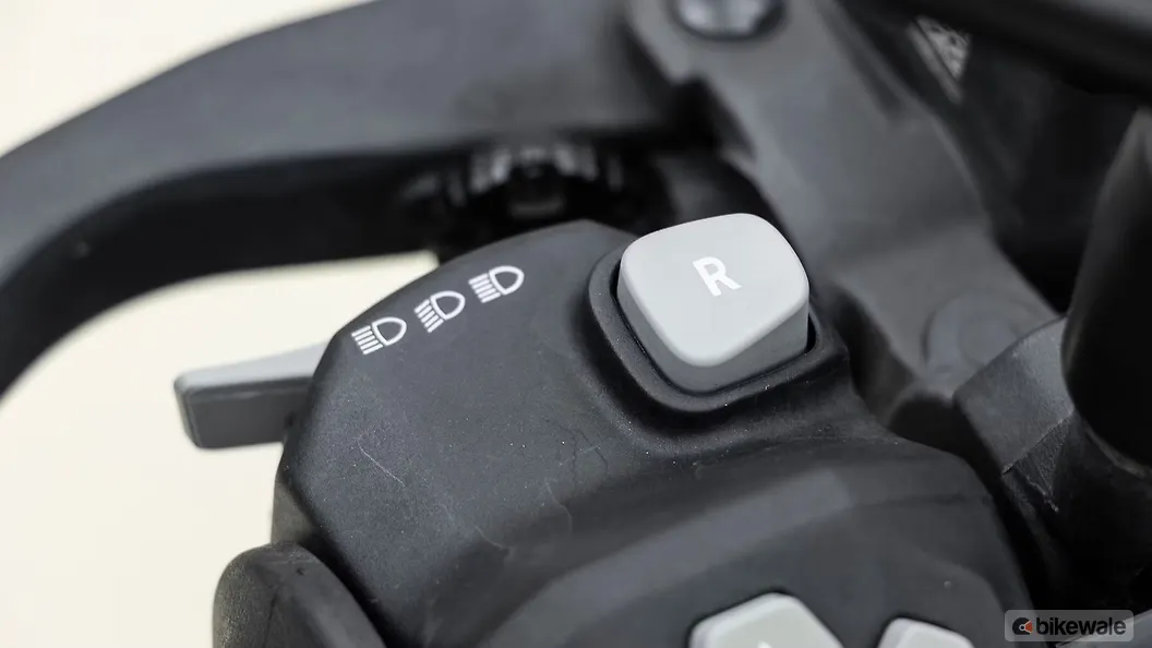 BMW CE 02 Reverse Mode Switch Image – BikeWale