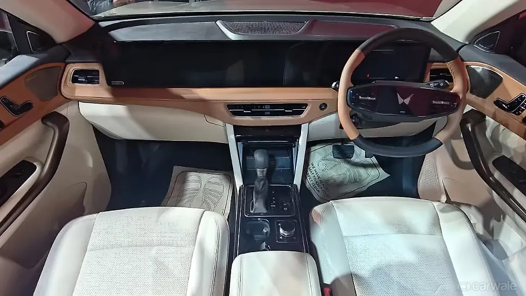 Mahindra XUV 7XO Dashboard