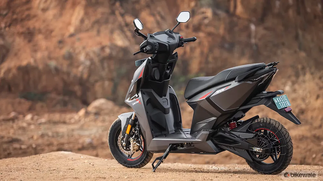 Simple Energy One Gen 2 Left Rear Three Quarter