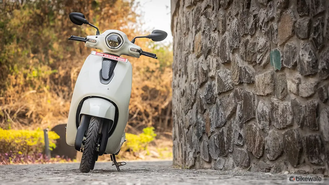 Bajaj Chetak C25 Rear View Image – BikeWale