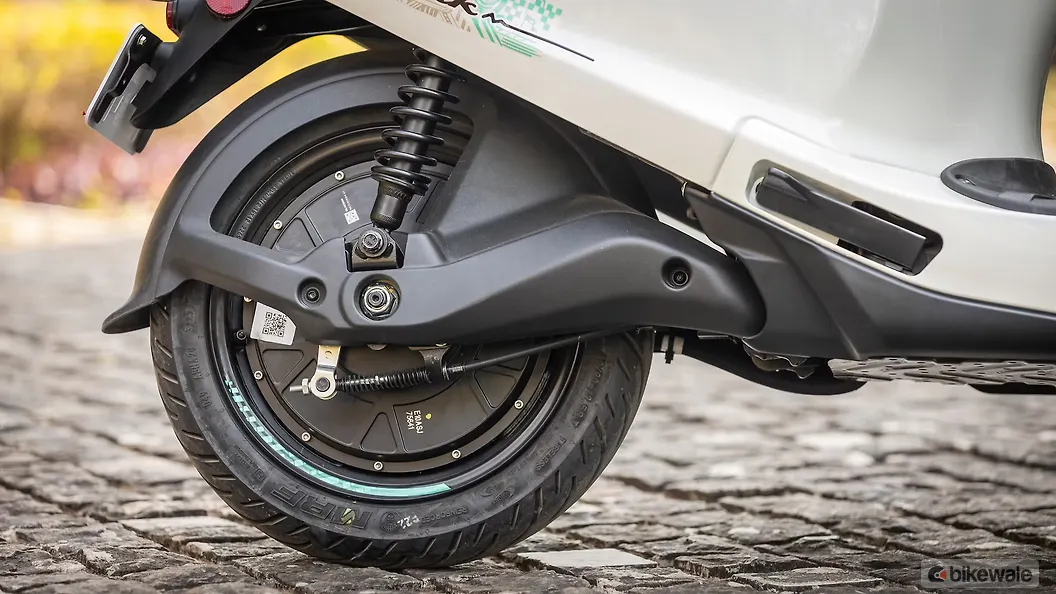 Bajaj Chetak C25 Rear Turn Indicators Image – BikeWale