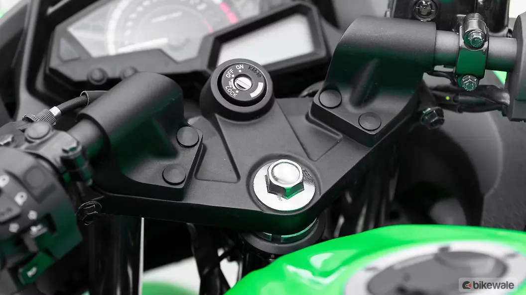 Kawasaki Ninja 300 Handlebar Clamp