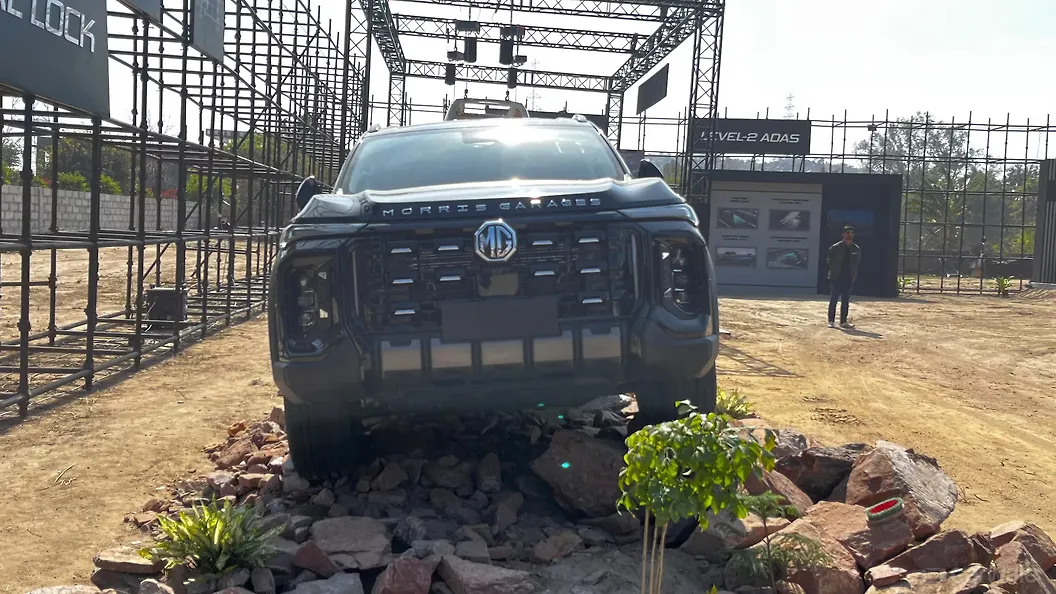 MG Majestor Front View