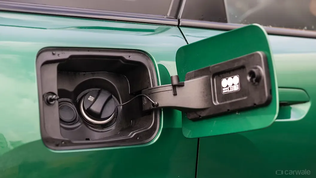 Mini Countryman C Open Fuel Lid