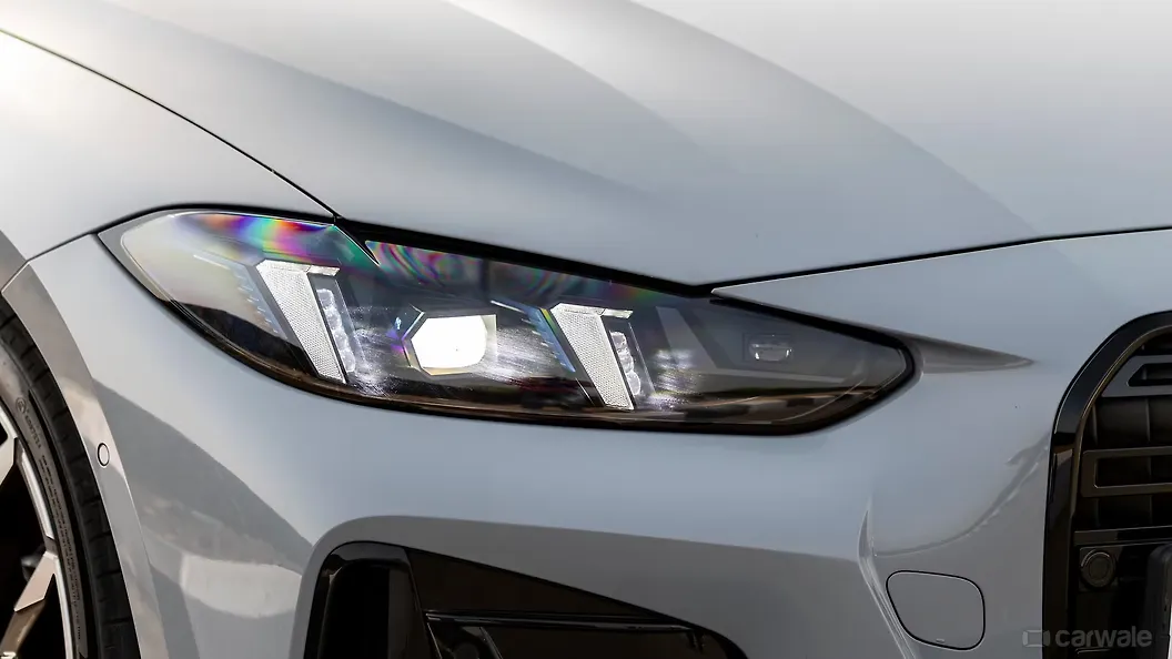 बीएमडब्ल्यू M440i डे टाइम रनिंग लैंप (डीआरएल)