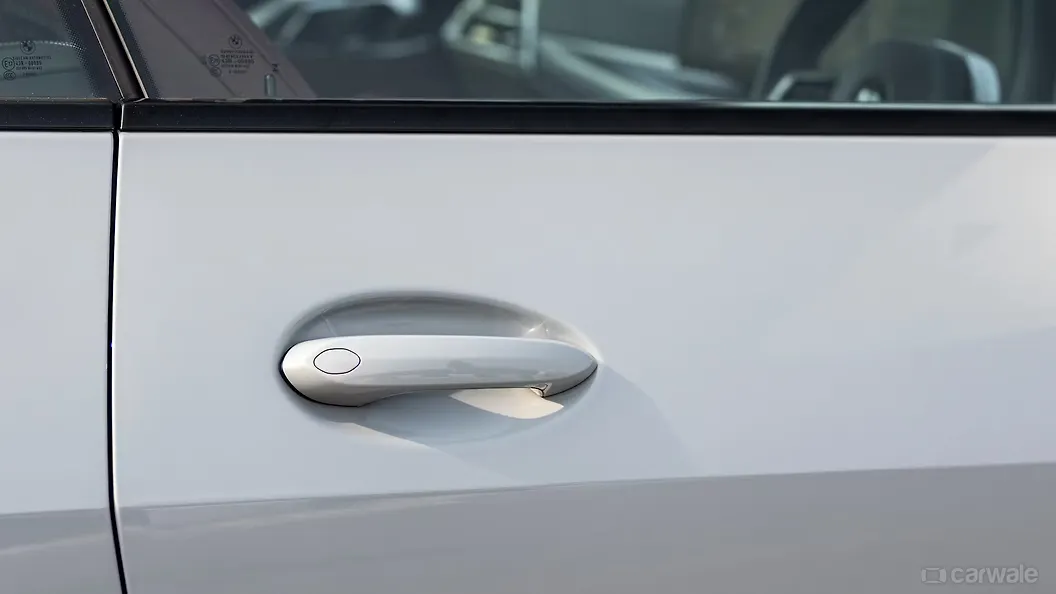 बीएमडब्ल्यू M440i फ्रंट डोर हैंडल