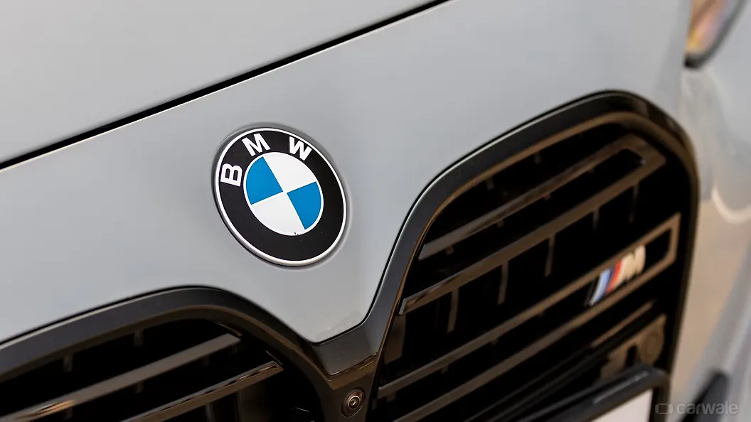 BMW M440i Front Logo