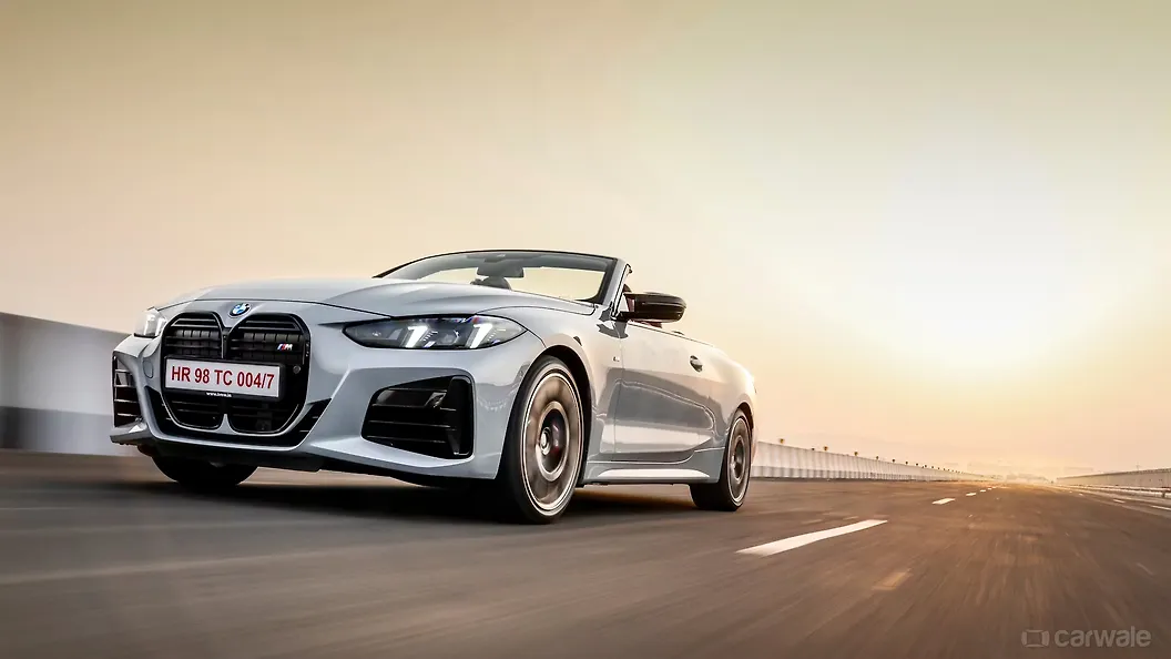 बीएमडब्ल्यू M440i लेफ्ट फ्रंट थ्री क्वार्टर