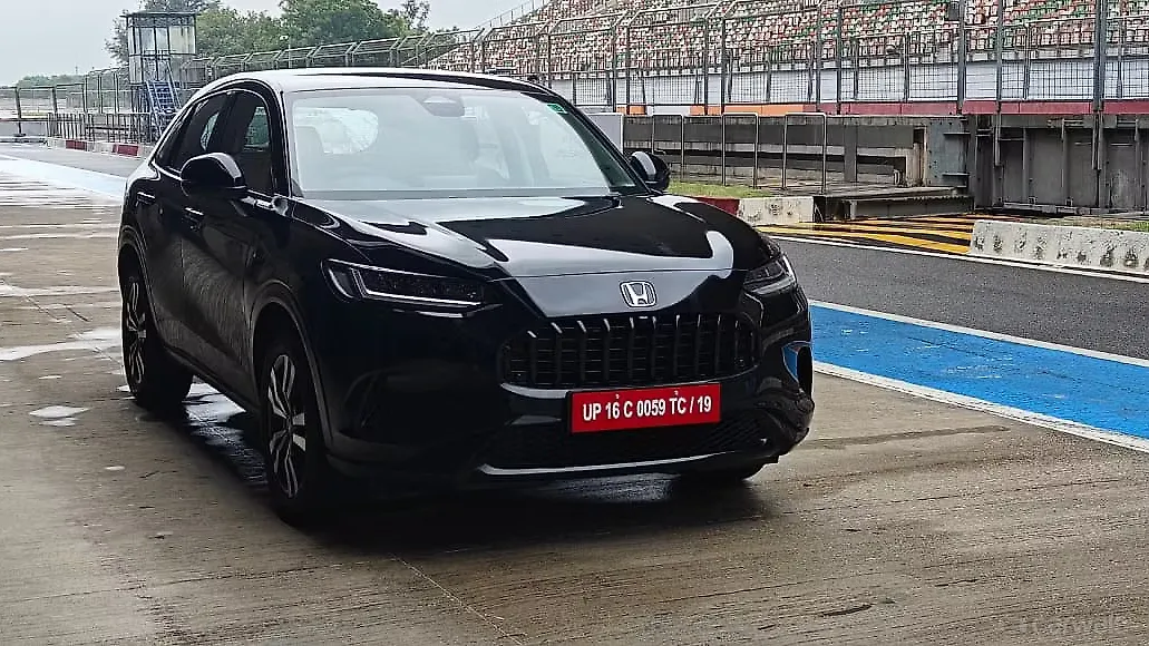 Honda ZR-V Right Front Three Quarter