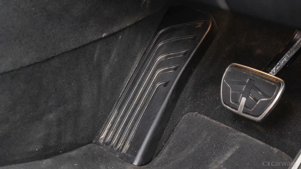 BMW X6 Dead Pedal