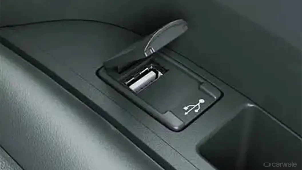 Innova Crysta Instrument Cluster Image, Innova Crysta Photos in India ...