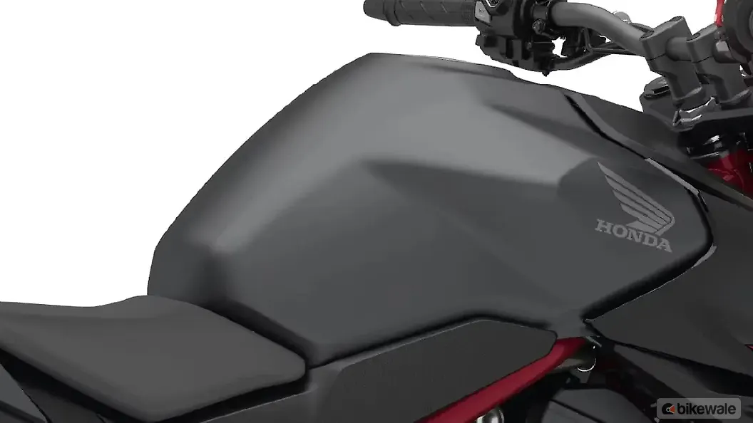 Honda CB750 Hornet Left Rear Three Quarter Image – BikeWale