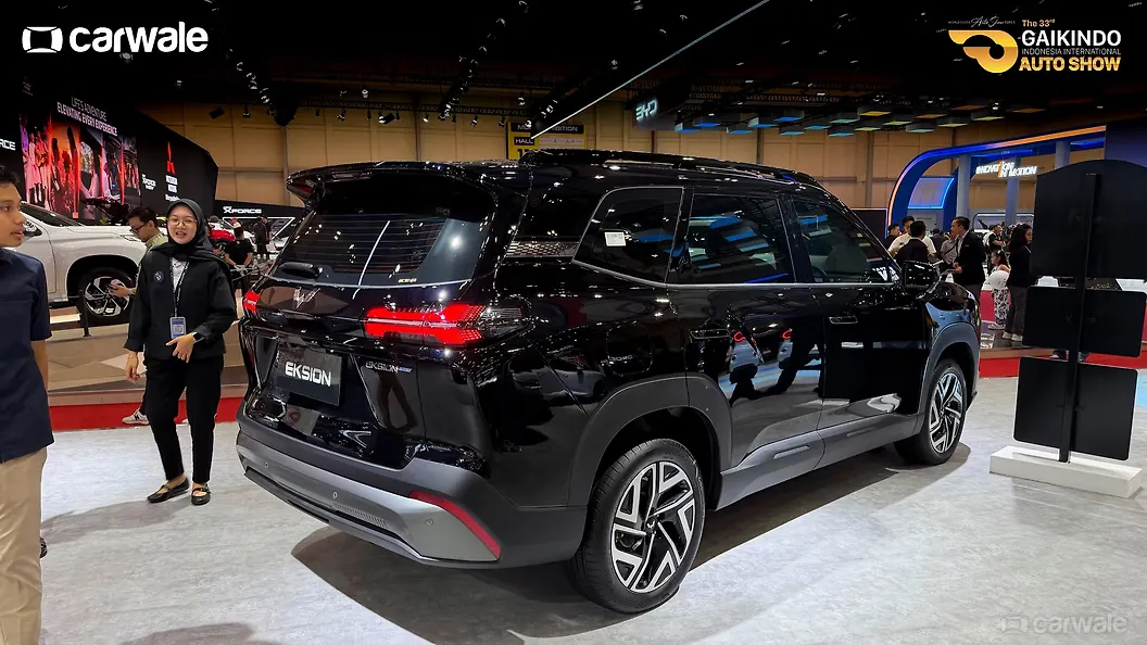 MG Hector Hawk Rear View