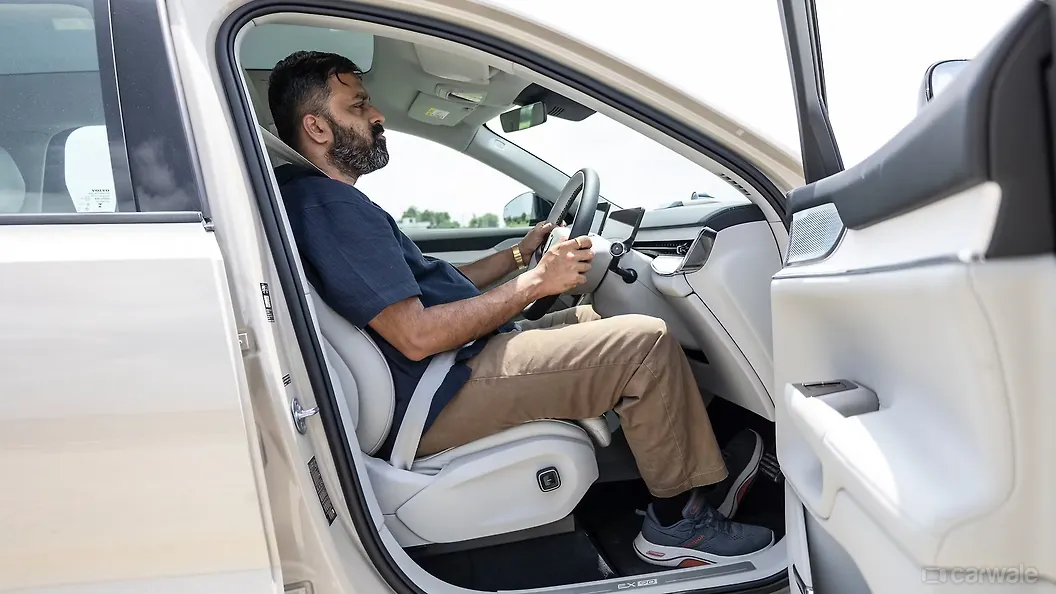 Volvo EX90 Front Row Seats