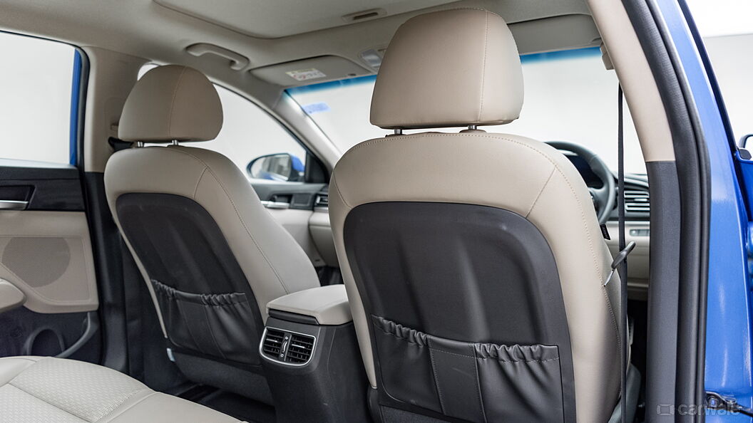 Discontinued Hyundai Elantra 2016 Rear Seat Space
