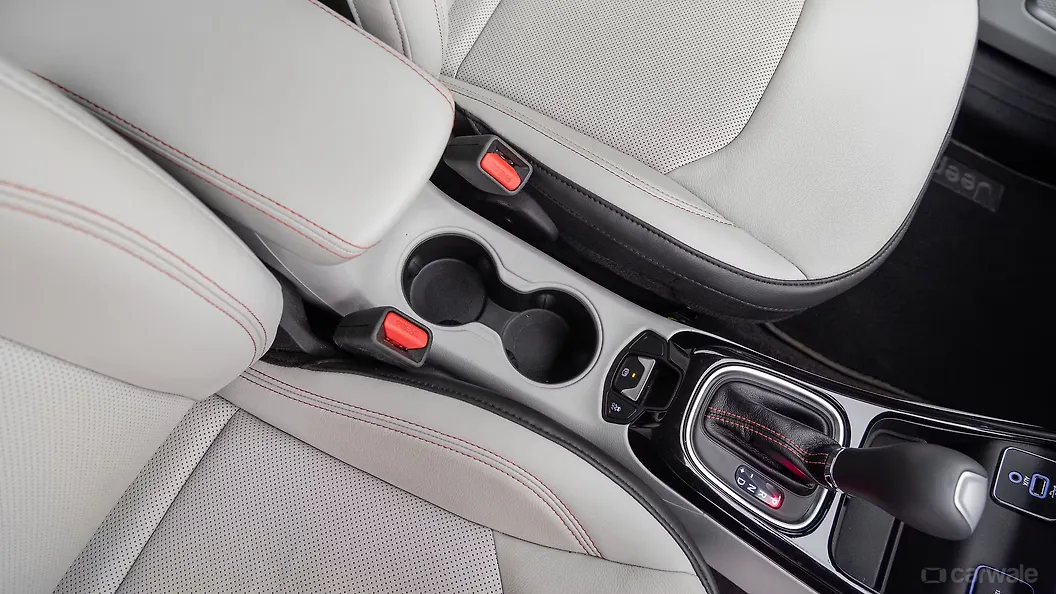 Compass [20172021] Center Console/Centre Console Storage Image