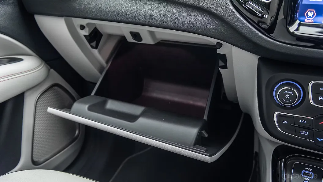 Compass [20172021] Glove Box Image, Compass [20172021] Photos in