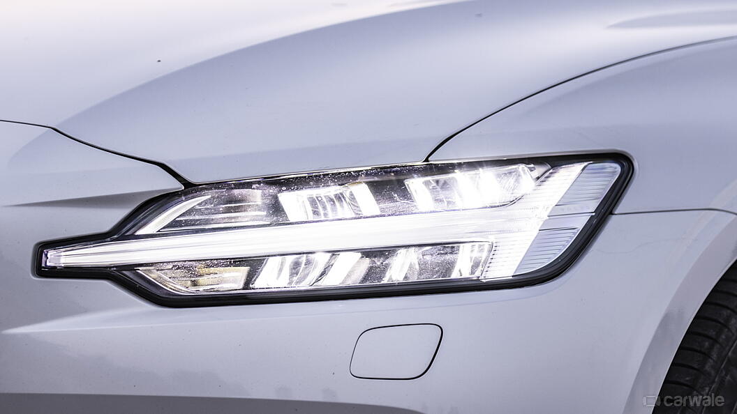 S60 Headlight Image, S60 Photos in India - CarWale