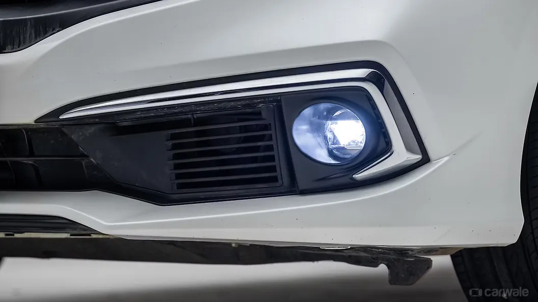 Civic Front Fog Lamp Image, Civic Photos in India CarWale