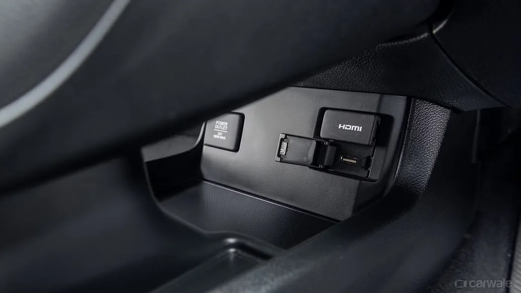Civic USB Port/AUX/Power Socket/Wireless Charging Image, Civic Photos