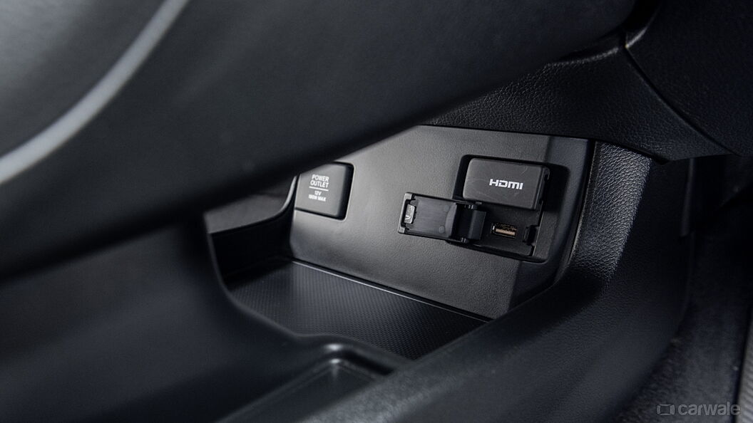 Honda Civic USB Port/AUX/Power Socket/Wireless Charging
