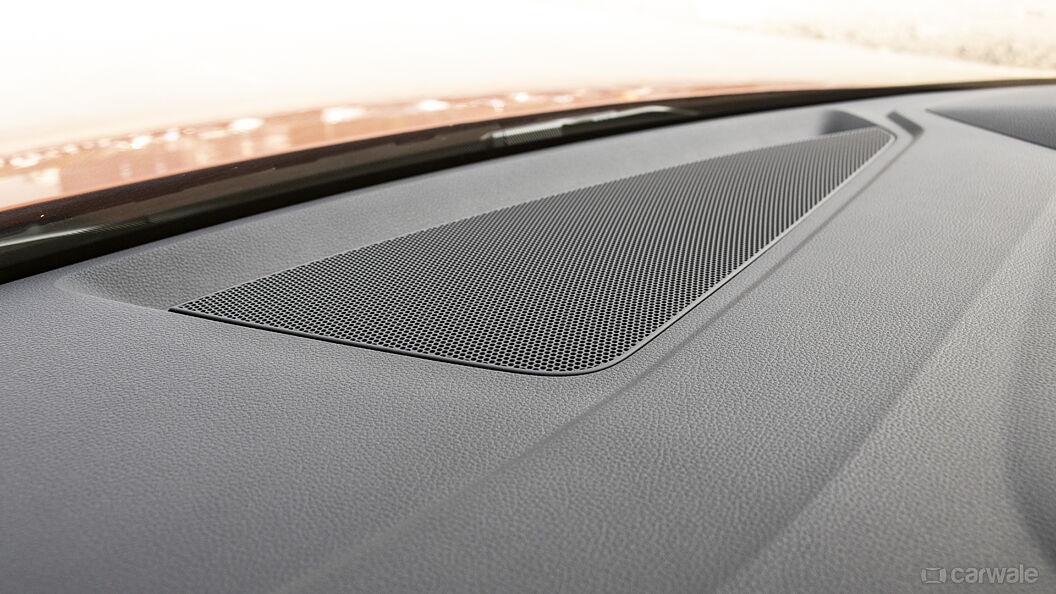 Audi Q3 Central Dashboard - Top Storage/Speaker