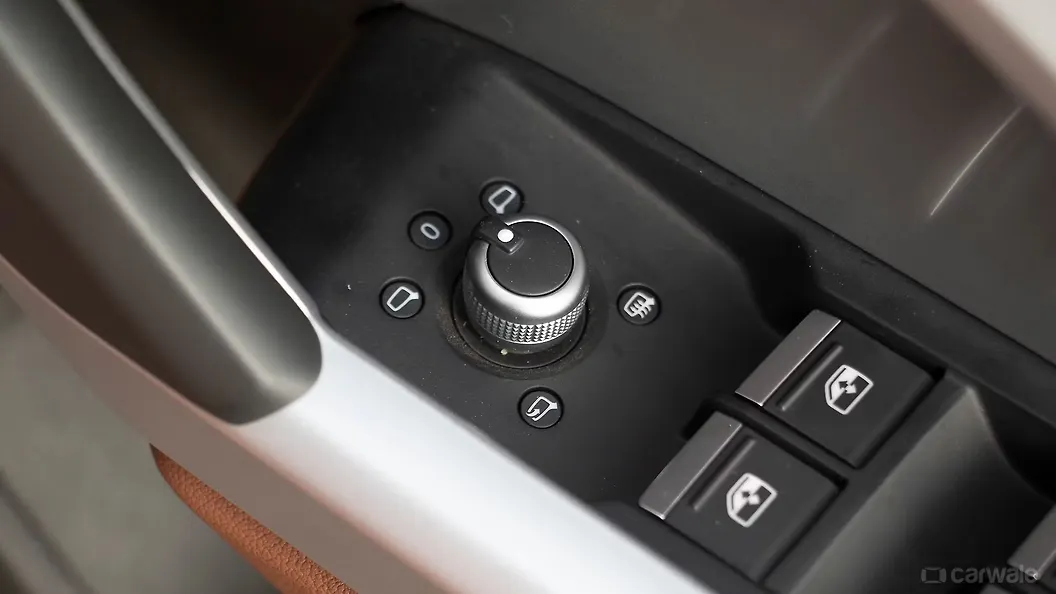 Q3 Outer Rear View Mirror ORVM Controls Image, Q3 Photos in India CarWale