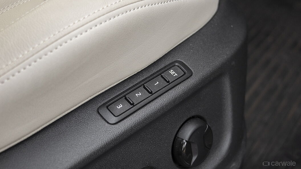 Skoda Karoq Seat Memory Buttons