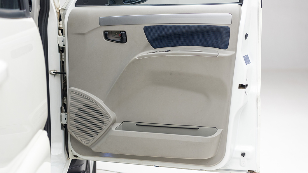 mahindra scorpio door panel