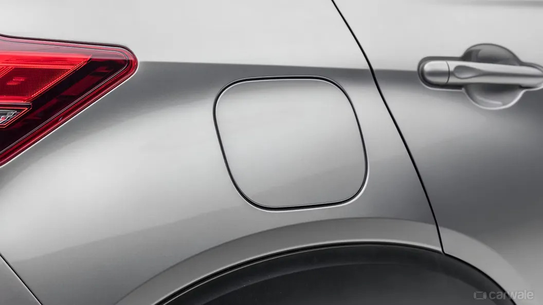 Kicks Closed Fuel Lid Image, Kicks Photos in India CarWale
