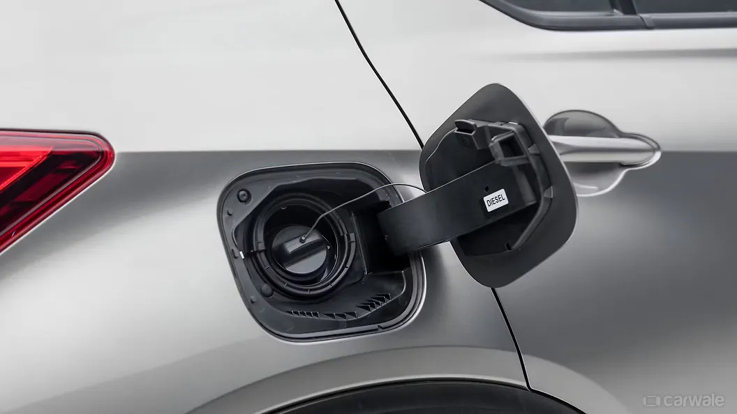 Kicks Open Fuel Lid Image, Kicks Photos in India CarWale