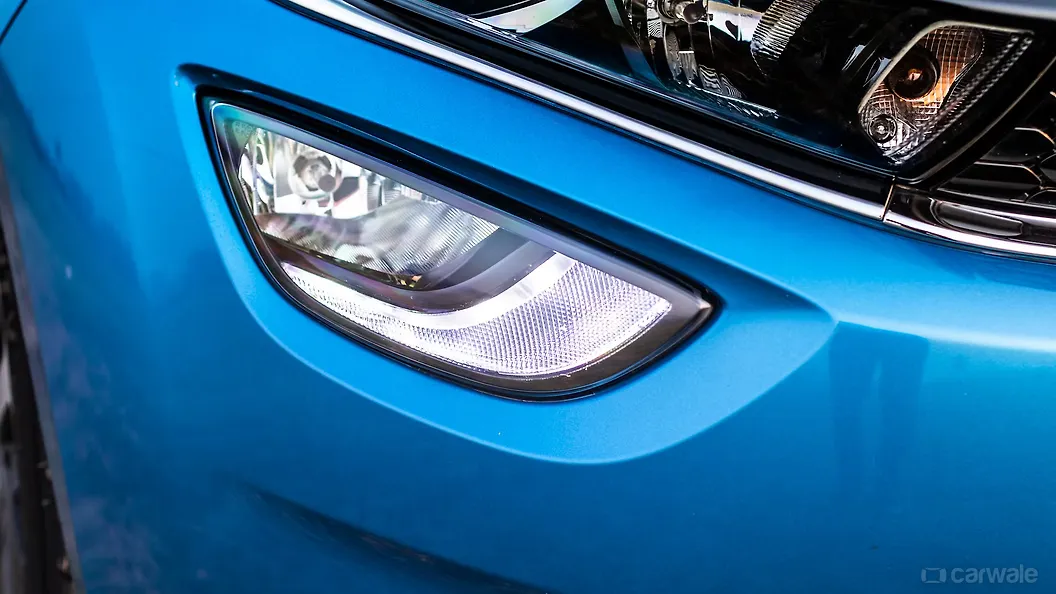 Altroz Daytime Running Lamp (DRL) Image, Altroz Photos in India CarWale