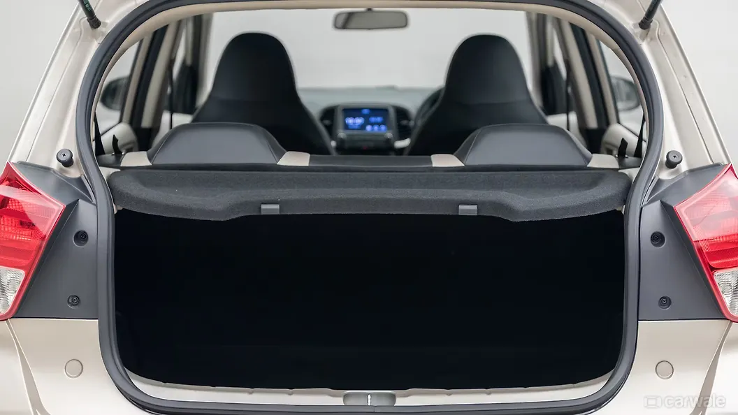 Santro Bootspace with Parcel Tray/Retractable Image, Santro Photos in