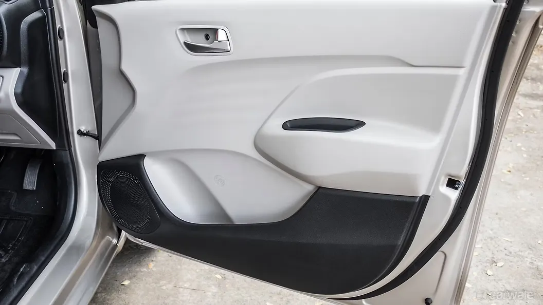 Santro Front Right Door Pad Image, Santro Photos in India CarWale