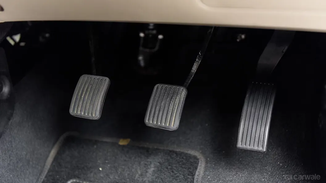 Santro Pedals/Foot Controls Image, Santro Photos in India CarWale