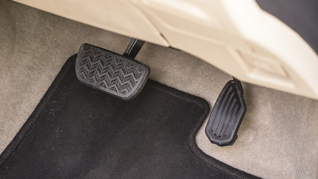Toyota Yaris Pedals/Foot Controls