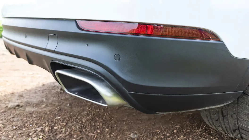 Cayenne Exhaust Pipes Image, Cayenne Photos in India CarWale