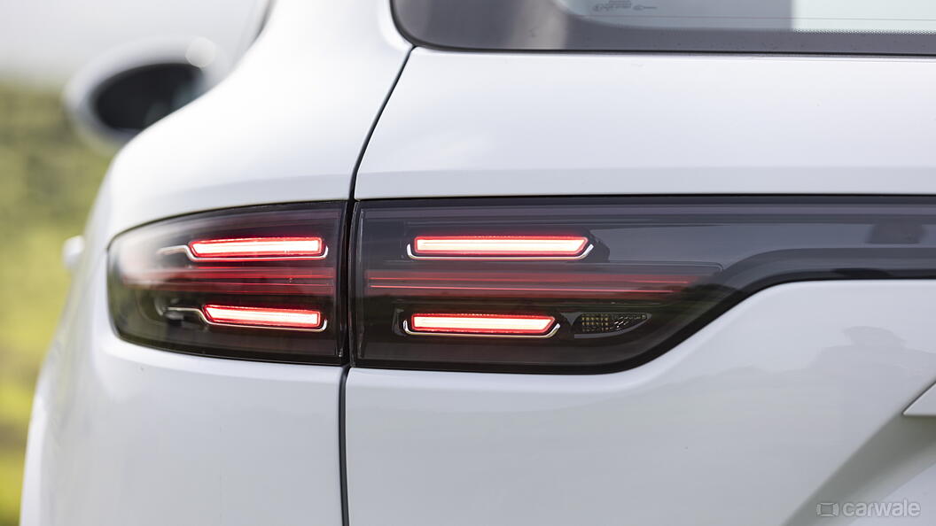 Cayenne Tail Light/Tail Lamp Image, Cayenne Photos in India - CarWale