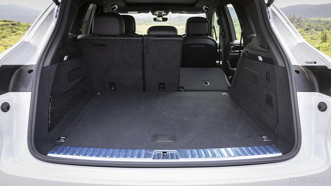 Cayenne Bootspace Rear Split Seat Folded Image, Cayenne Photos in India ...