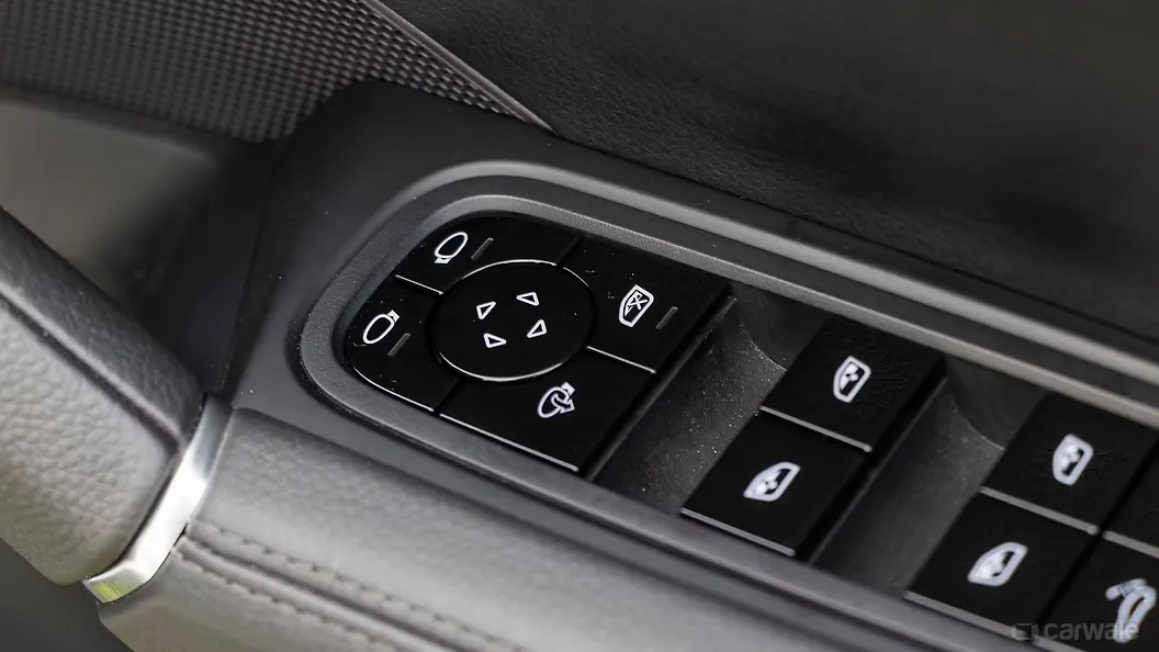 Cayenne Outer Rear View Mirror ORVM Controls Image, Cayenne Photos in